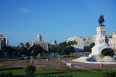 91 Cuba - Havana Centro - Malecon - Martires del 71 - Maximo Gomez statue and Museo de la Revolucion behind.JPG
